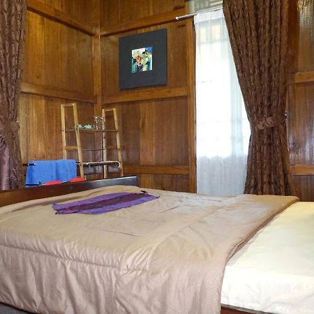 Badjoeri Ethnic Wooden Homestay Bandung Exterior photo