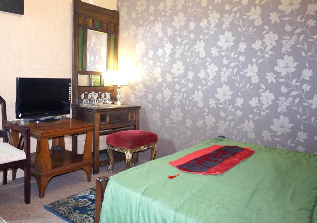 Badjoeri Ethnic Wooden Homestay Bandung Exterior photo