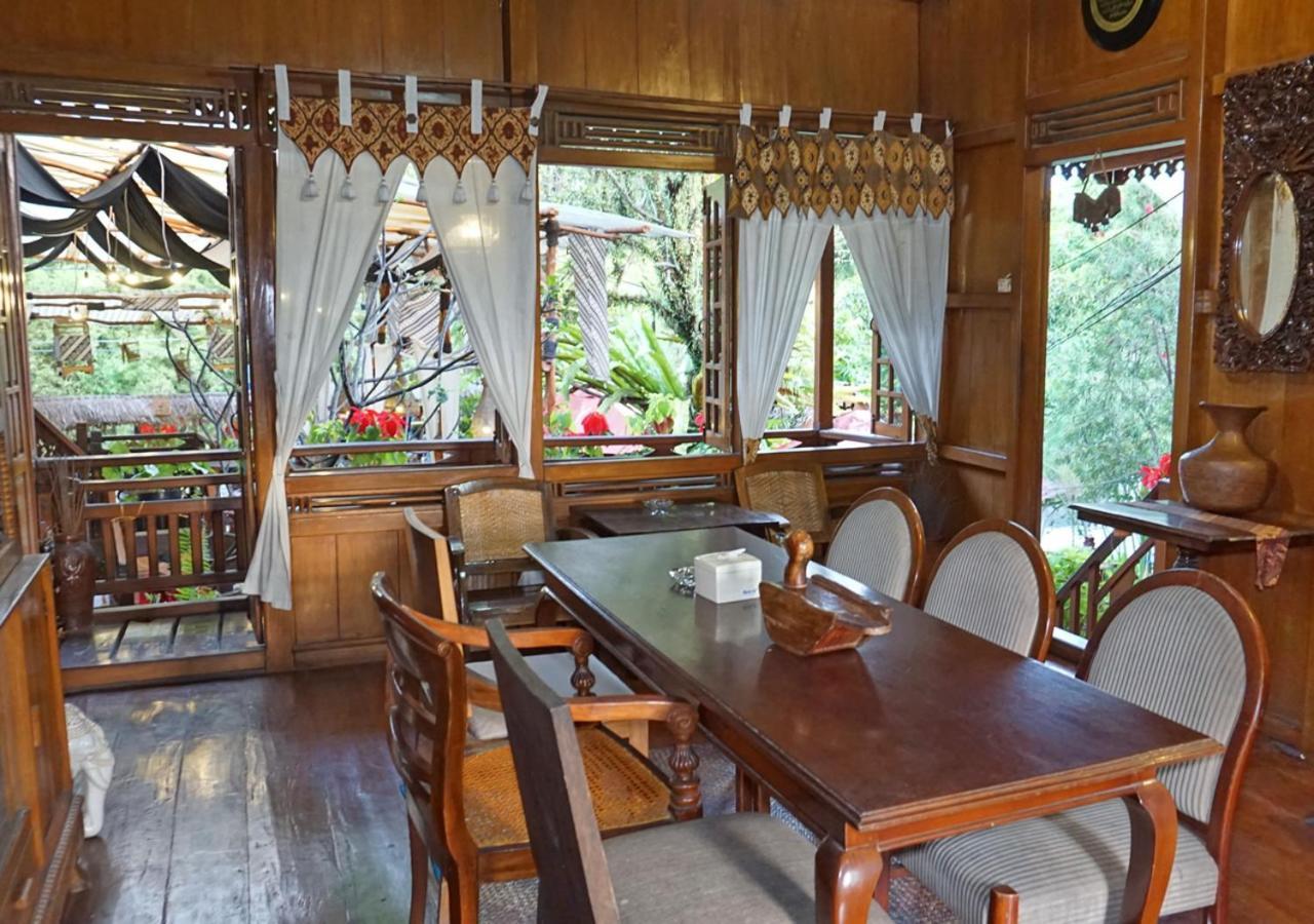 Badjoeri Ethnic Wooden Homestay Bandung Exterior photo