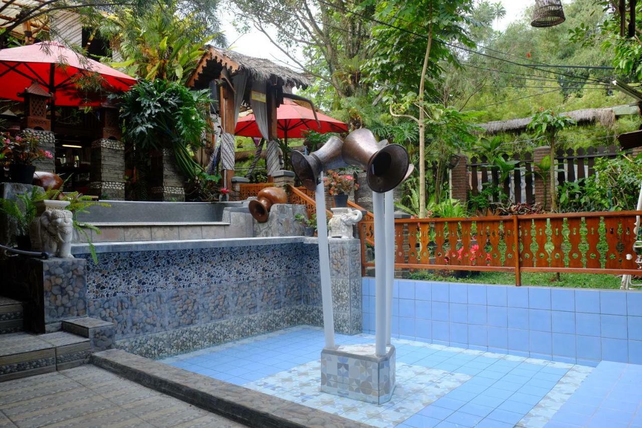 Badjoeri Ethnic Wooden Homestay Bandung Exterior photo