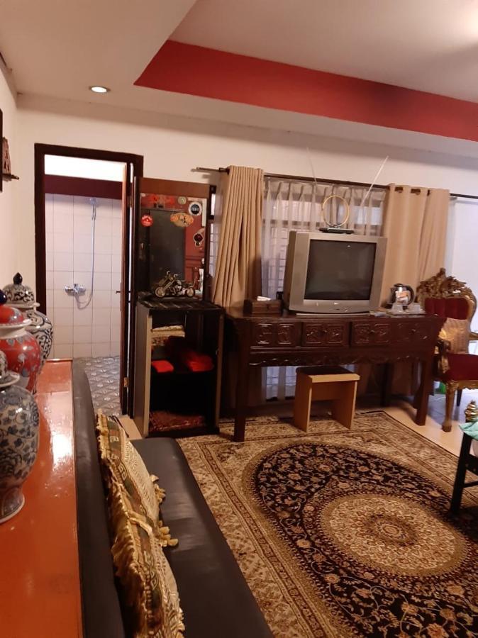 Badjoeri Ethnic Wooden Homestay Bandung Exterior photo